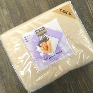 Utopia Twin XL - College Dorm